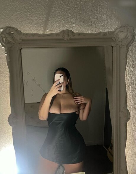 cuteemaa pretty actress image