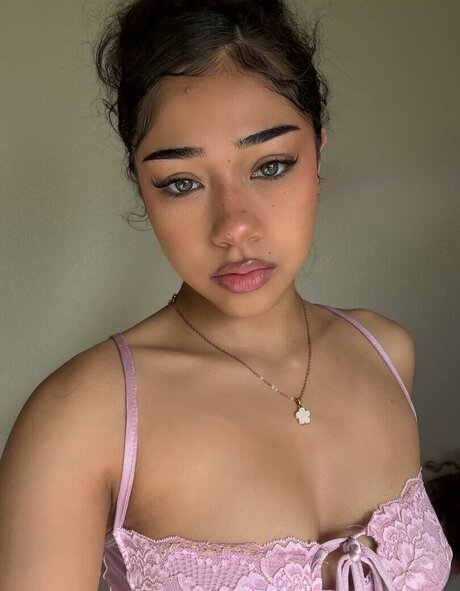 atoviah erotic pornstar pic