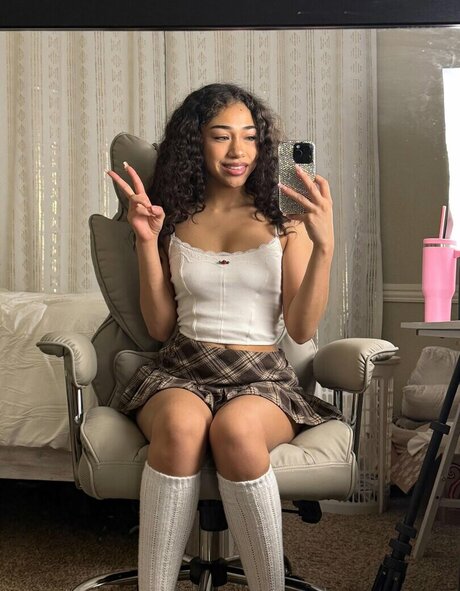 atoviah xxx pornstar galleries