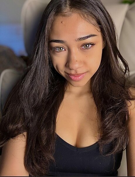 atoviah nude actress pics