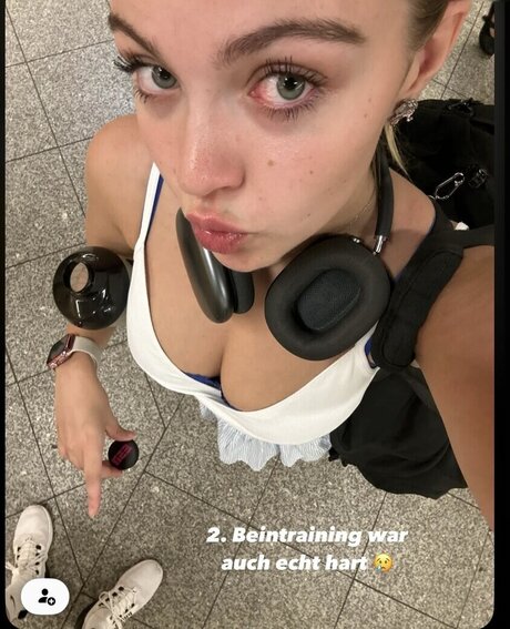 v d s olivia model high quality img