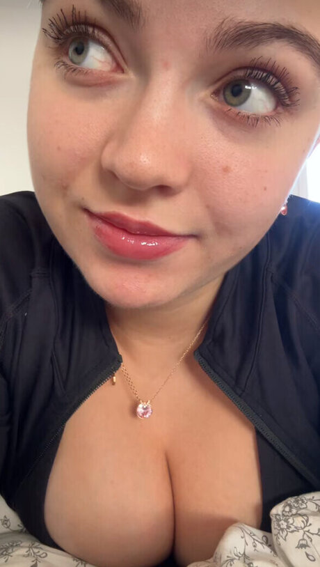 v d s olivia high quality star photo