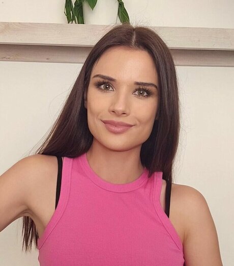 Starling ASMR star sexy img