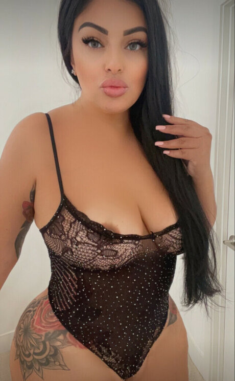 thickjenna vip top actress pics