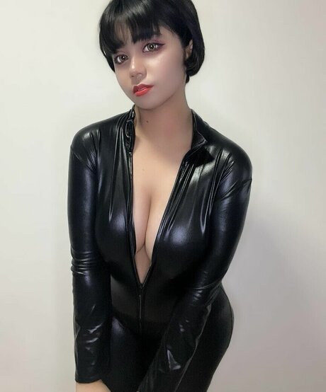 ElyanaSparks pornstar erotic images