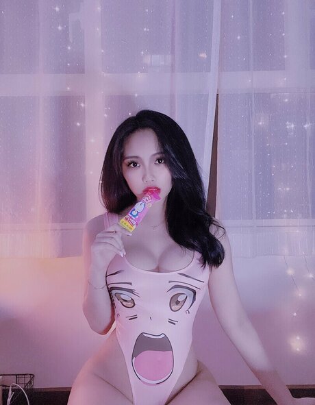 mie ngn3 pornographic model photo