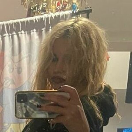 Tommy Genesis star art photo