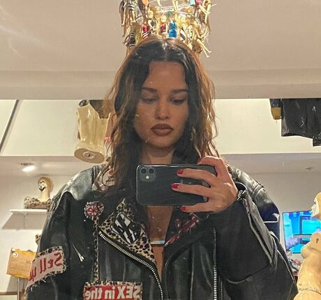 Tommy Genesis best star images