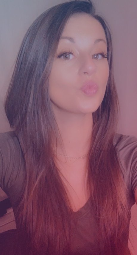 Lauralie beautiful model img