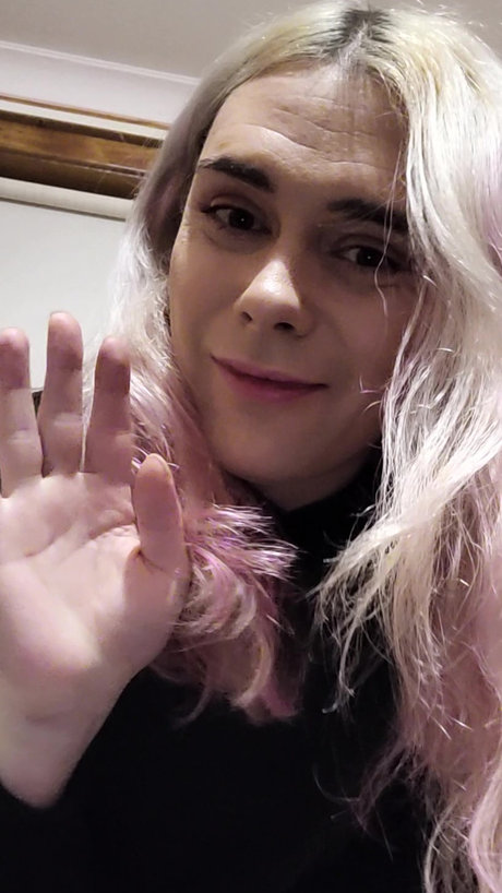 Laura Coxx art actress image