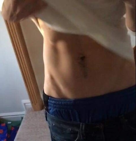 Latino J model best picture