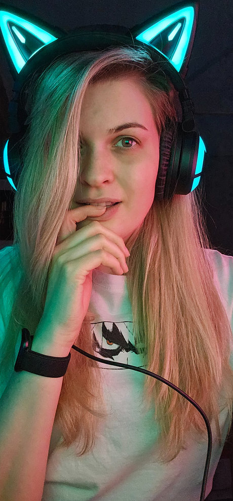 Larziana star top archive