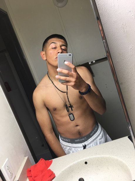 Derian X Lara star erotic picture