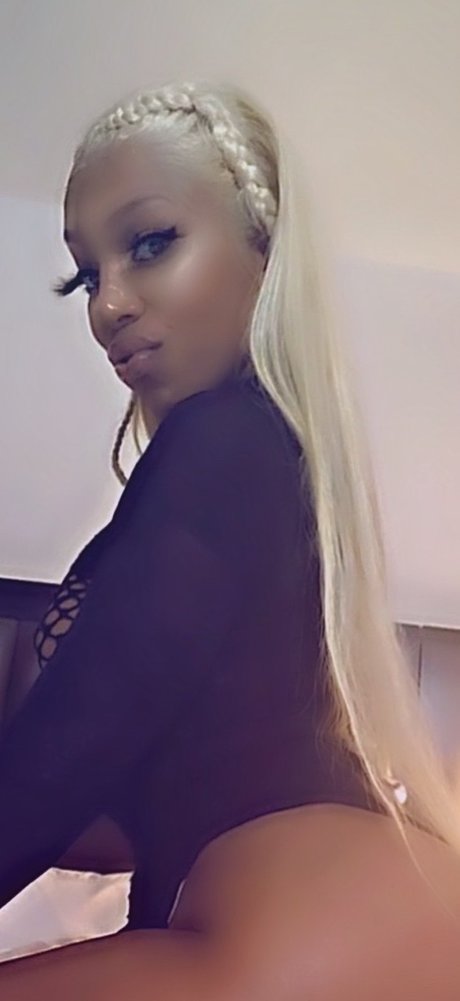 Lana Infinity Dream porn actress gallery