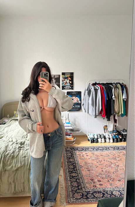 Vinted eBay model free photo