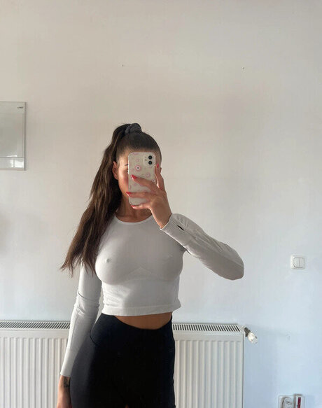 Vinted eBay model adult pics