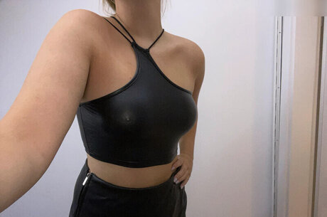 amateur latina onlyfans free naked image