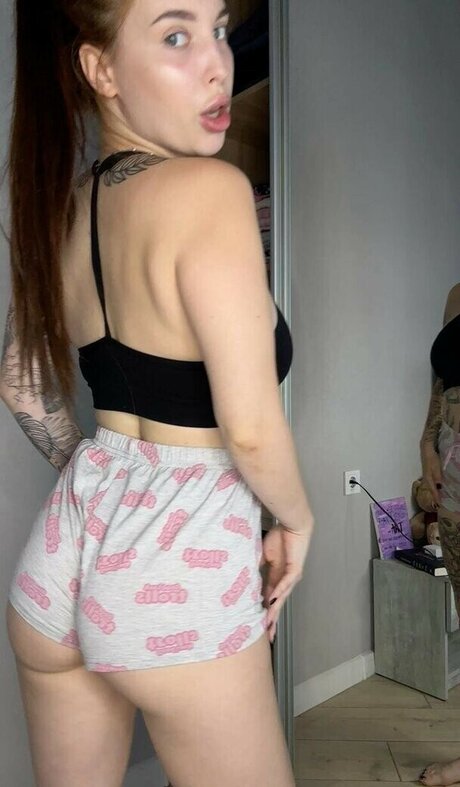 amina briz model hd photos