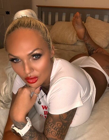 Camilla Jayne model porn pics