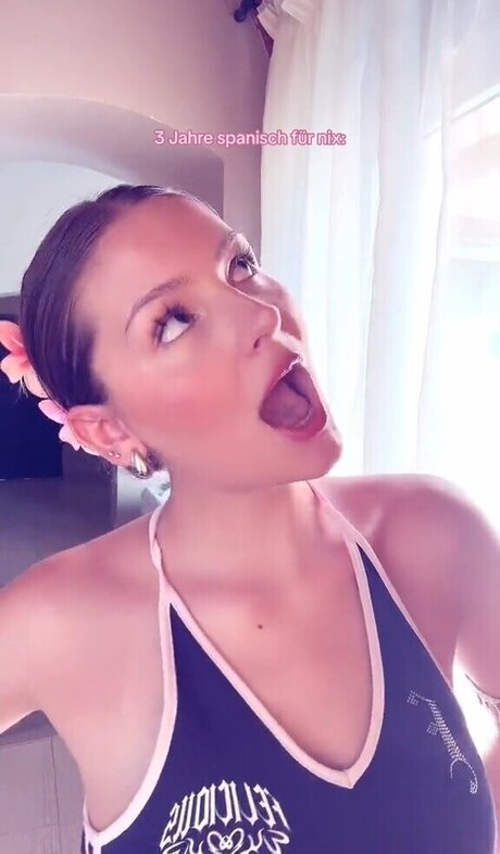 Videozeugs nude model photos