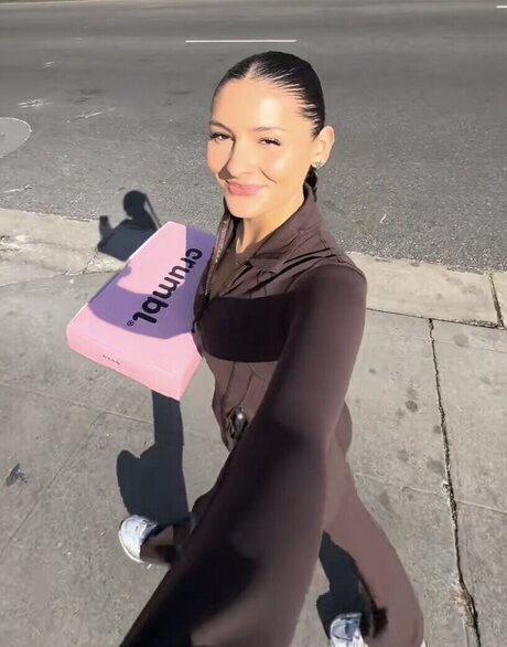 Videozeugs model art galleries