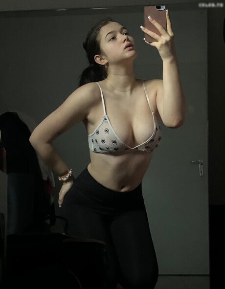 Mal Hol i ka model xxx photos