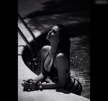 Betty Taube model high quality image