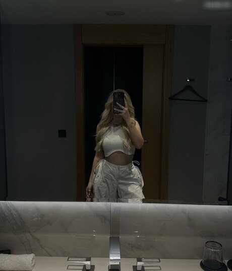 Zclina hd pornstar pics