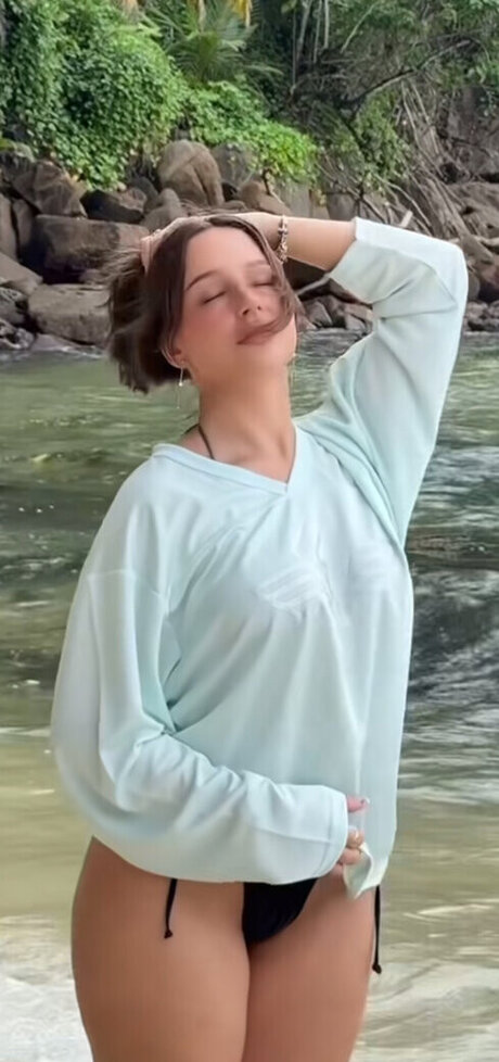 Lara tepper model beautiful img