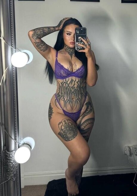 Ash Wilson beautiful star image