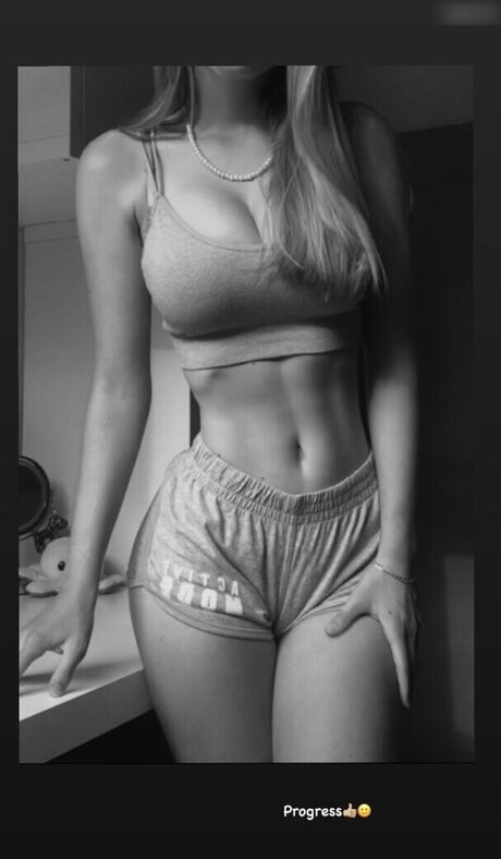 Kim Jule model art picture