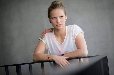 DFB Damen nude model pics