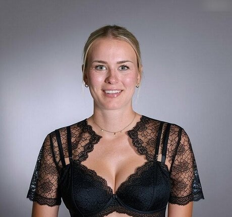 DFB Damen star art pic