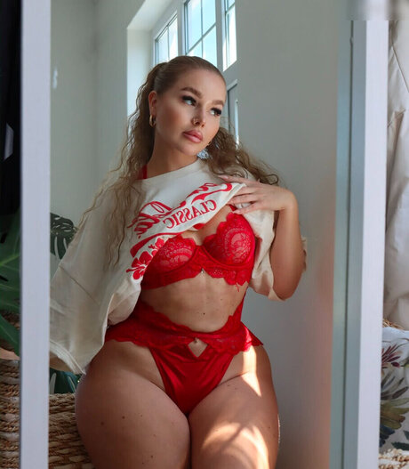 Emma Christina top star pic