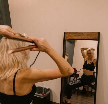 Emily Armstrong adult model gallery