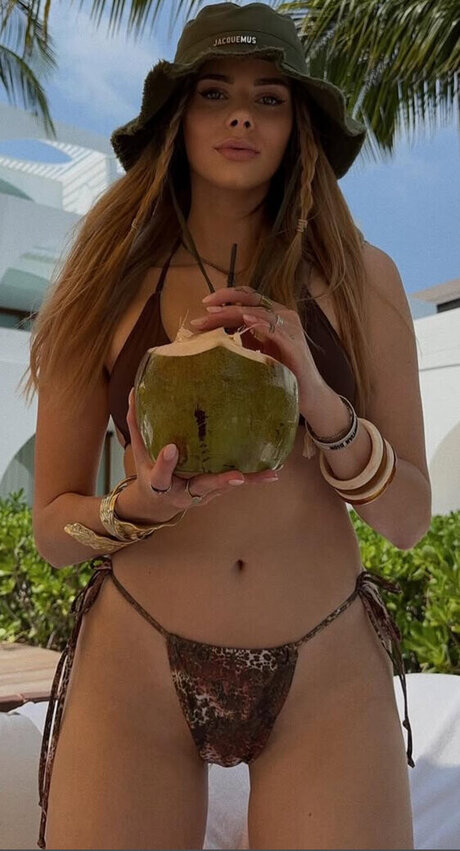 fat shemale onlyfans exclusive images