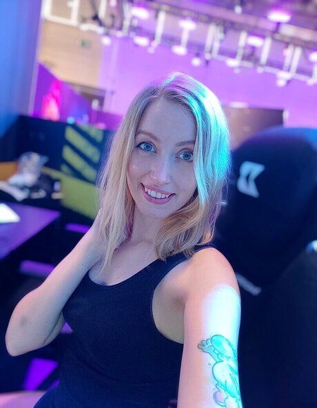 einfachsonina hot star gallery