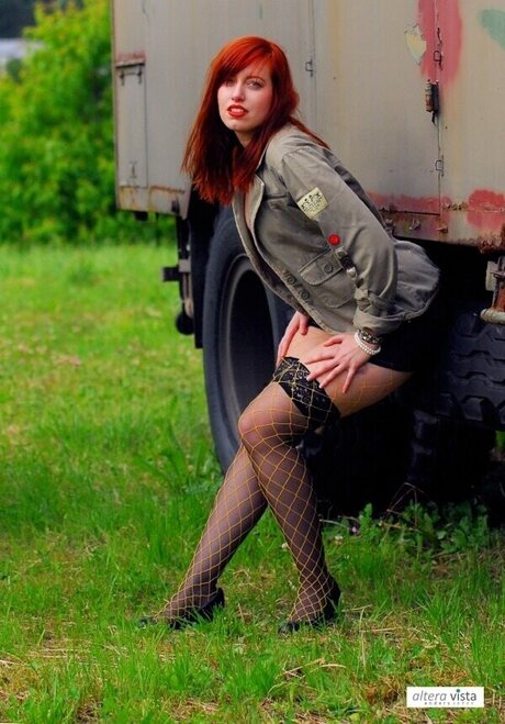 einfachsonina model free photo