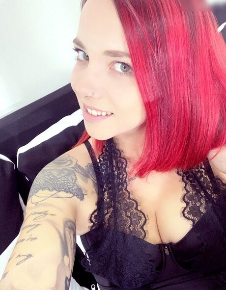 Nina Devil perfect actress picture