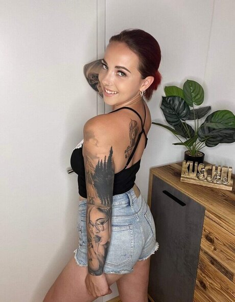 Nina Devil perfect model photos