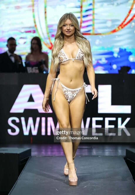 Shae Smolik hd pornstar picture