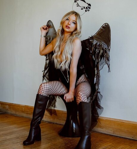 Shae Smolik model free pics