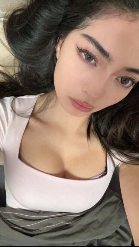 Dani Klieber hd model image