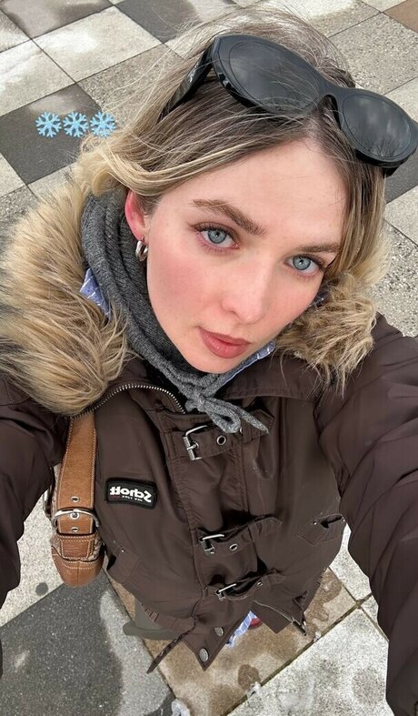 Meg Mills free star photo