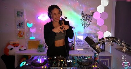 JuleTheFox model adult gallery