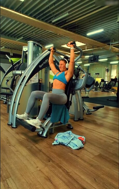 JuleTheFox model nude archive