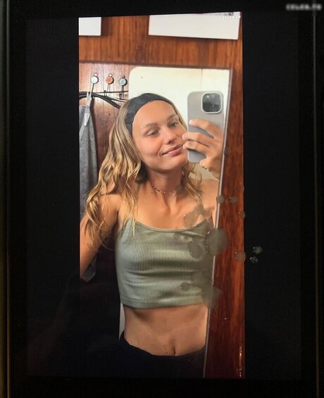 Cum Tributes pornstar exclusive photos