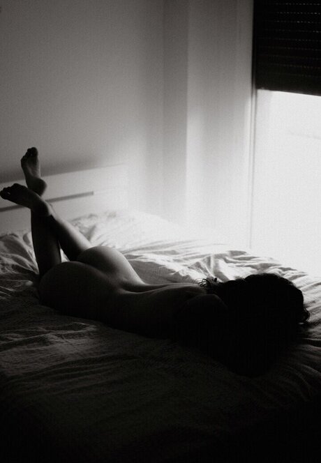 Emeline Faure erotic actress pictures