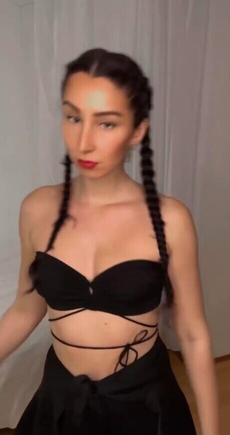 Larafina model naked galleries