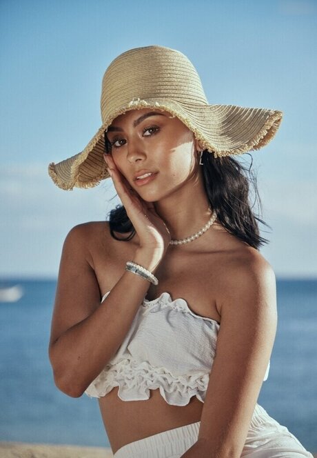 Liane Polt sexy model image